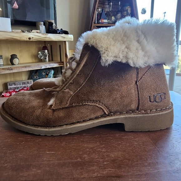 UGG Fleece Lined Bootie Size 8 - Picture 8 of 10